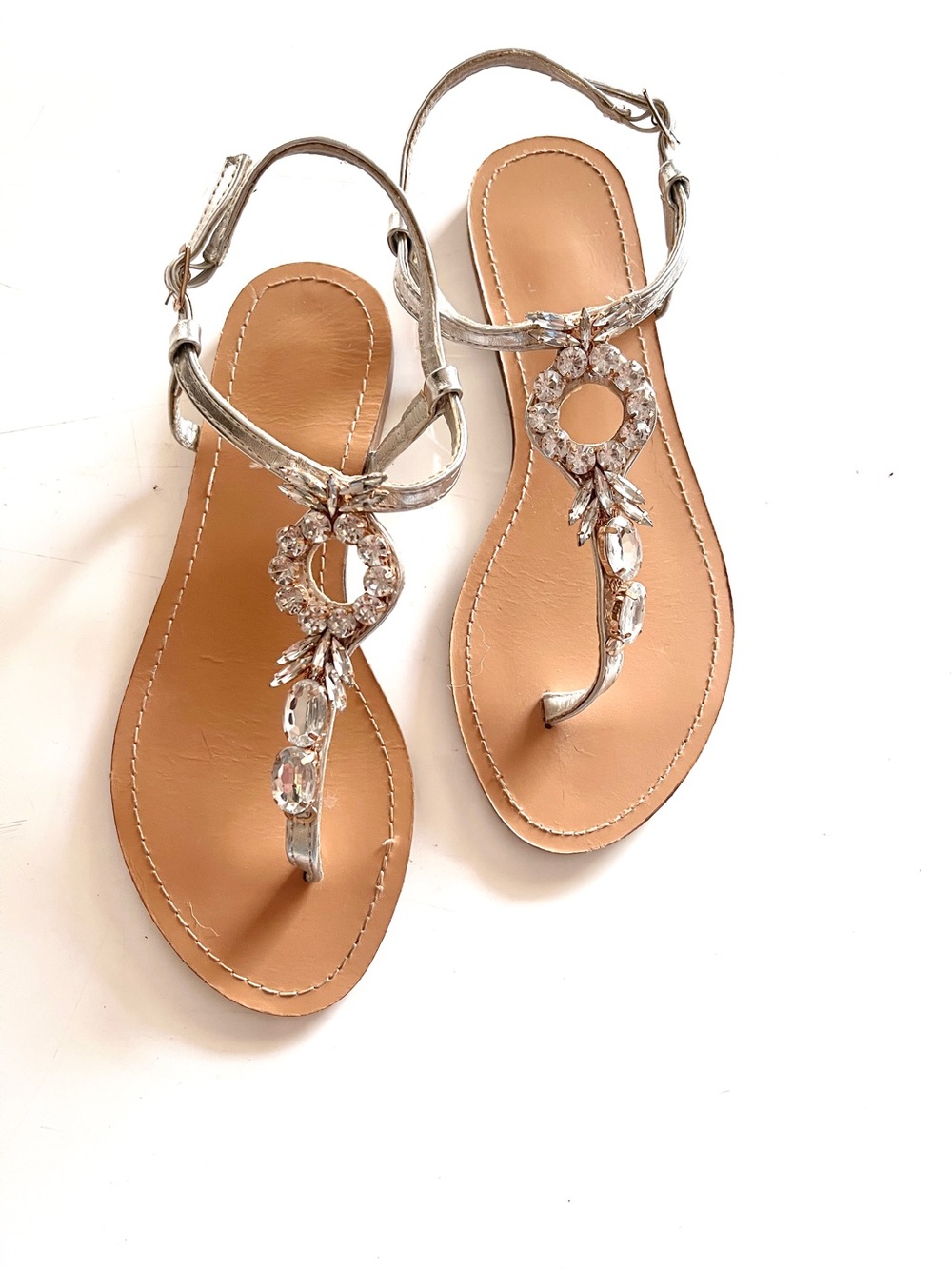 Embellished Silver T-Strap Women’s Sandals size 6.5